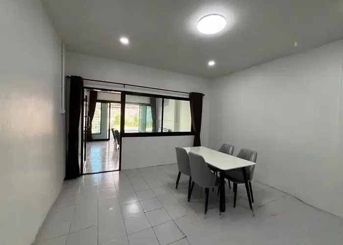 Near Bts Bangchan And Safari Townhouse One Bedroom Cooking Homestay